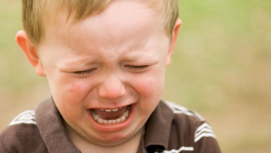 Anak Sering Tantrum? Jangan Panik! Kenali Penyebab Tantrum dan 6 Cara Ampuh Hadapi Anak Tantrum